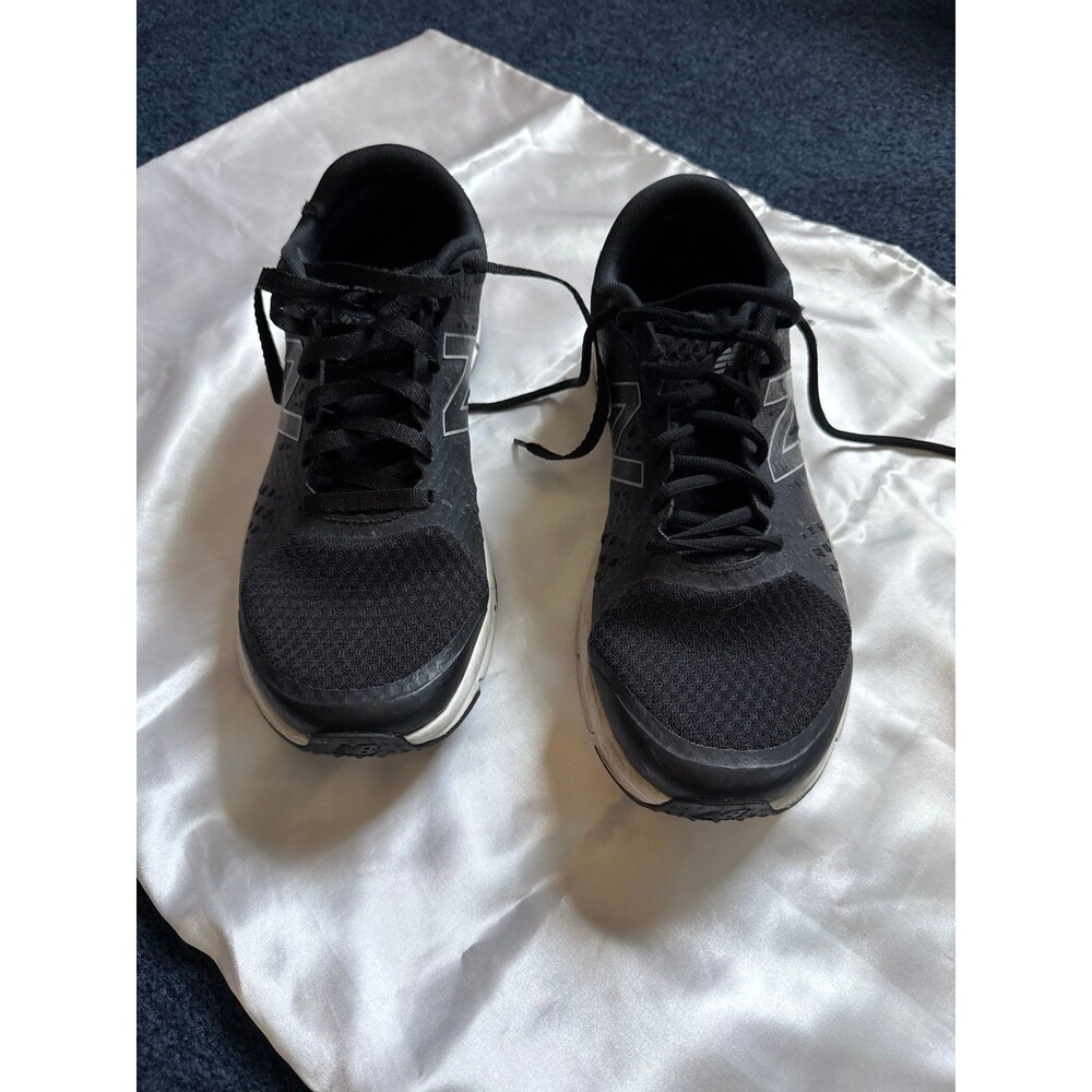 New balance men’s black athletic shoes